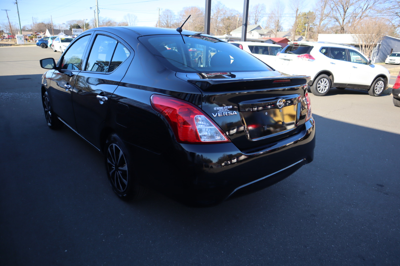 Nissan Versa Sedan SV CVT 2019