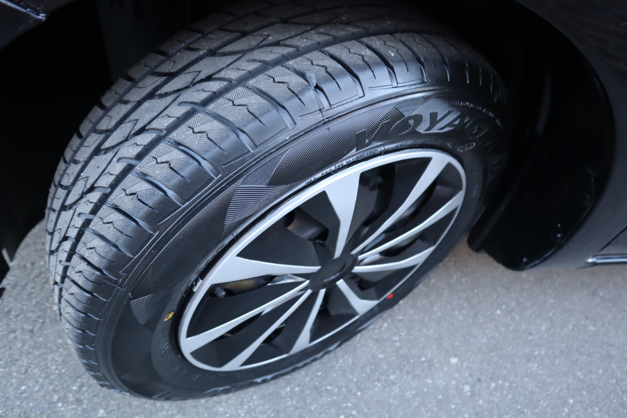 Nissan Versa Sedan SV CVT 2019