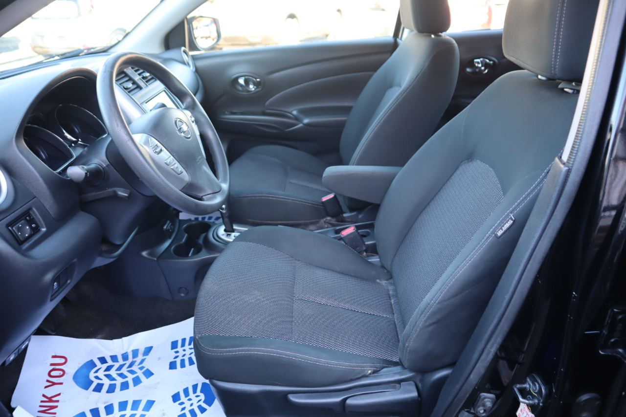 Nissan Versa Sedan SV CVT 2019