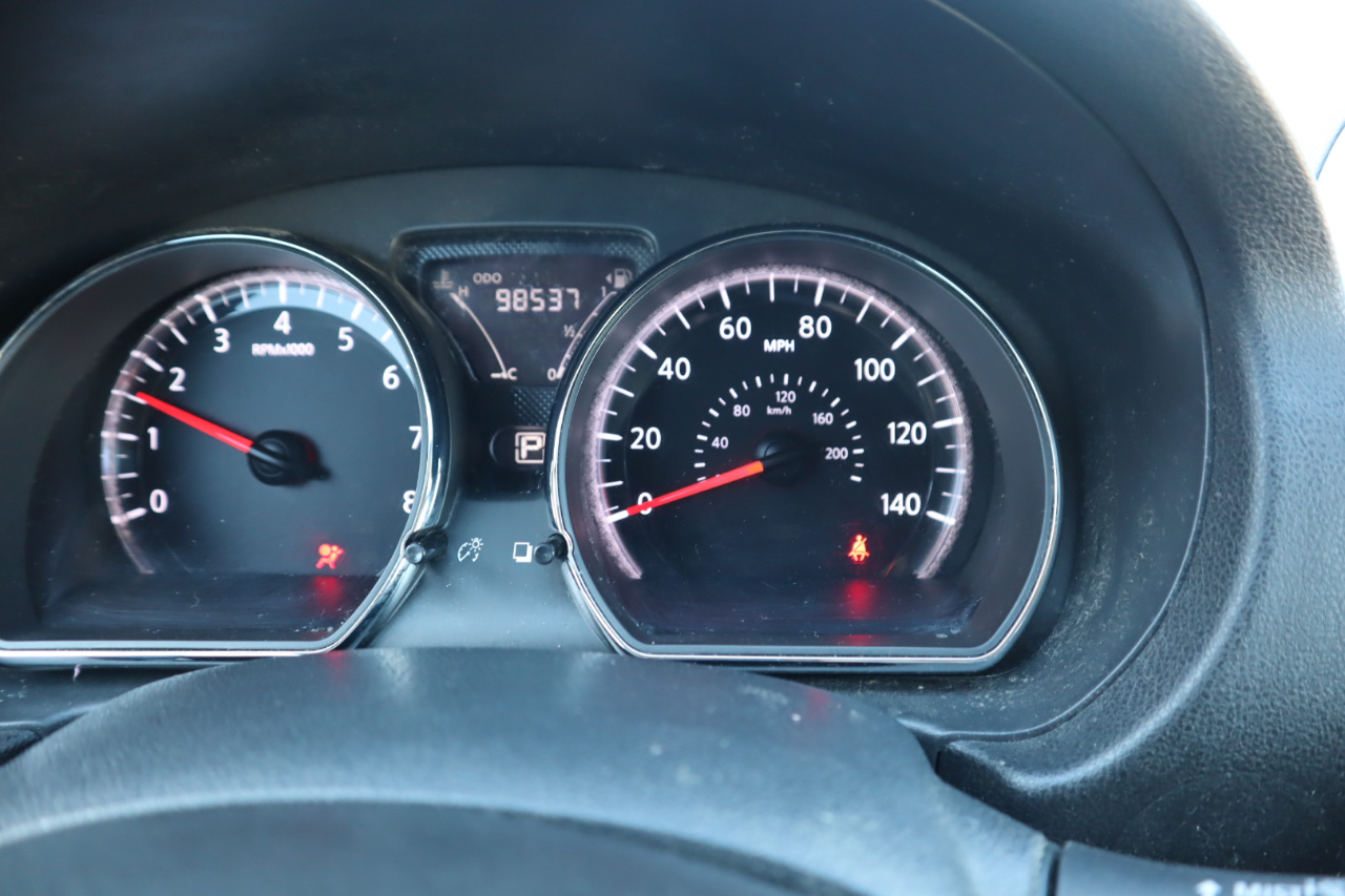 Nissan Versa Sedan SV CVT 2019