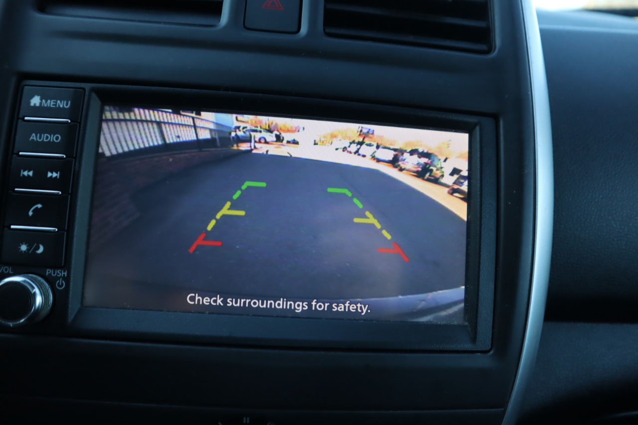 Nissan Versa Sedan SV CVT 2019