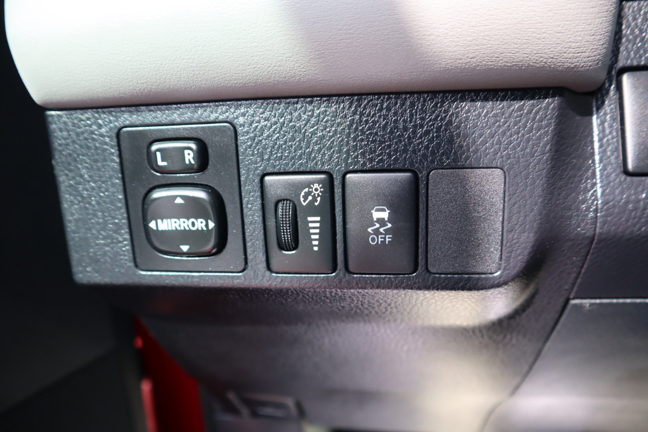 Toyota RAV4 AWD 4dr Limited (Natl) 2013