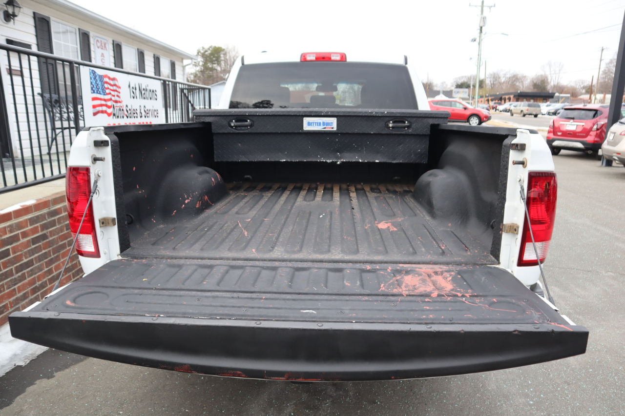 RAM 1500 2WD Quad Cab 140.5" Express 2016