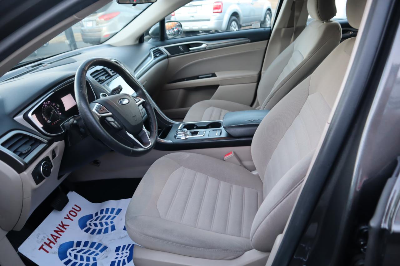 Ford Fusion SE FWD 2017