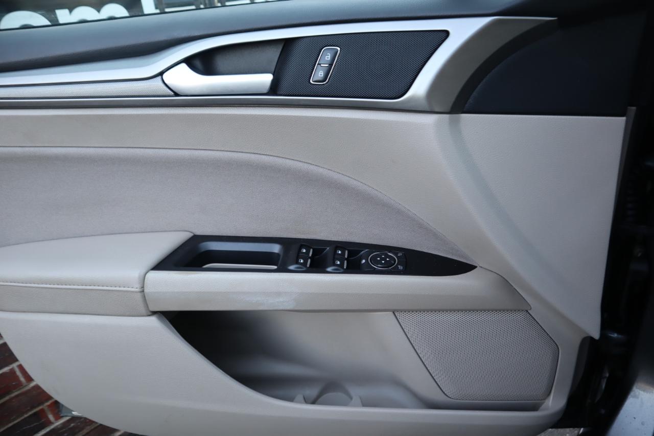 Ford Fusion SE FWD 2017