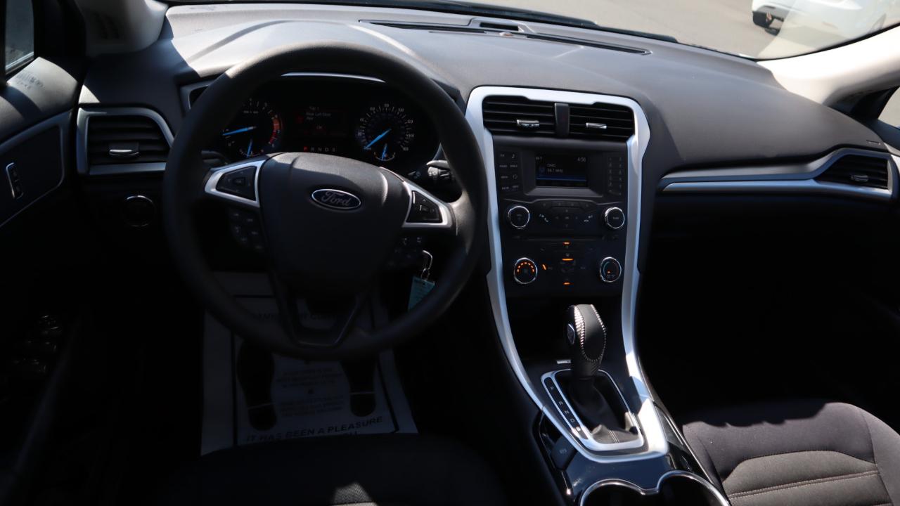 Ford Fusion 4dr Sdn SE FWD 2015