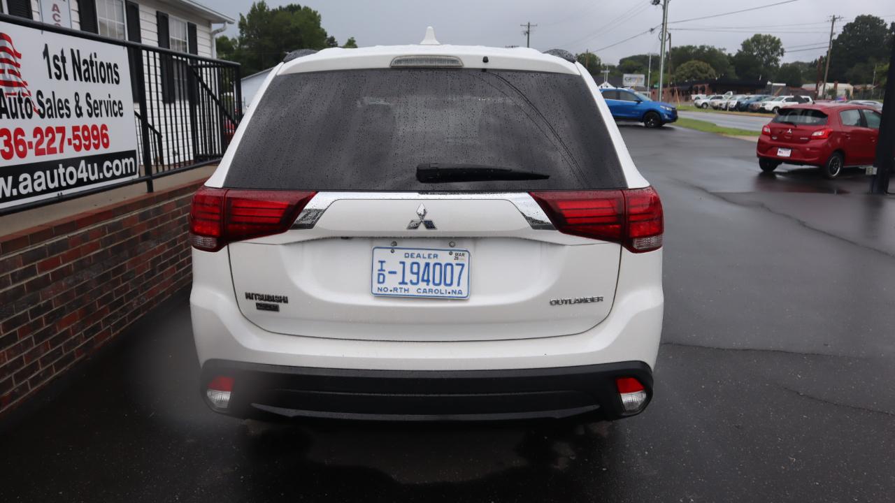 Mitsubishi Outlander SEL FWD 2018