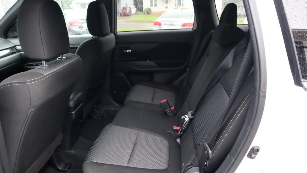 Mitsubishi Outlander SEL FWD 2018