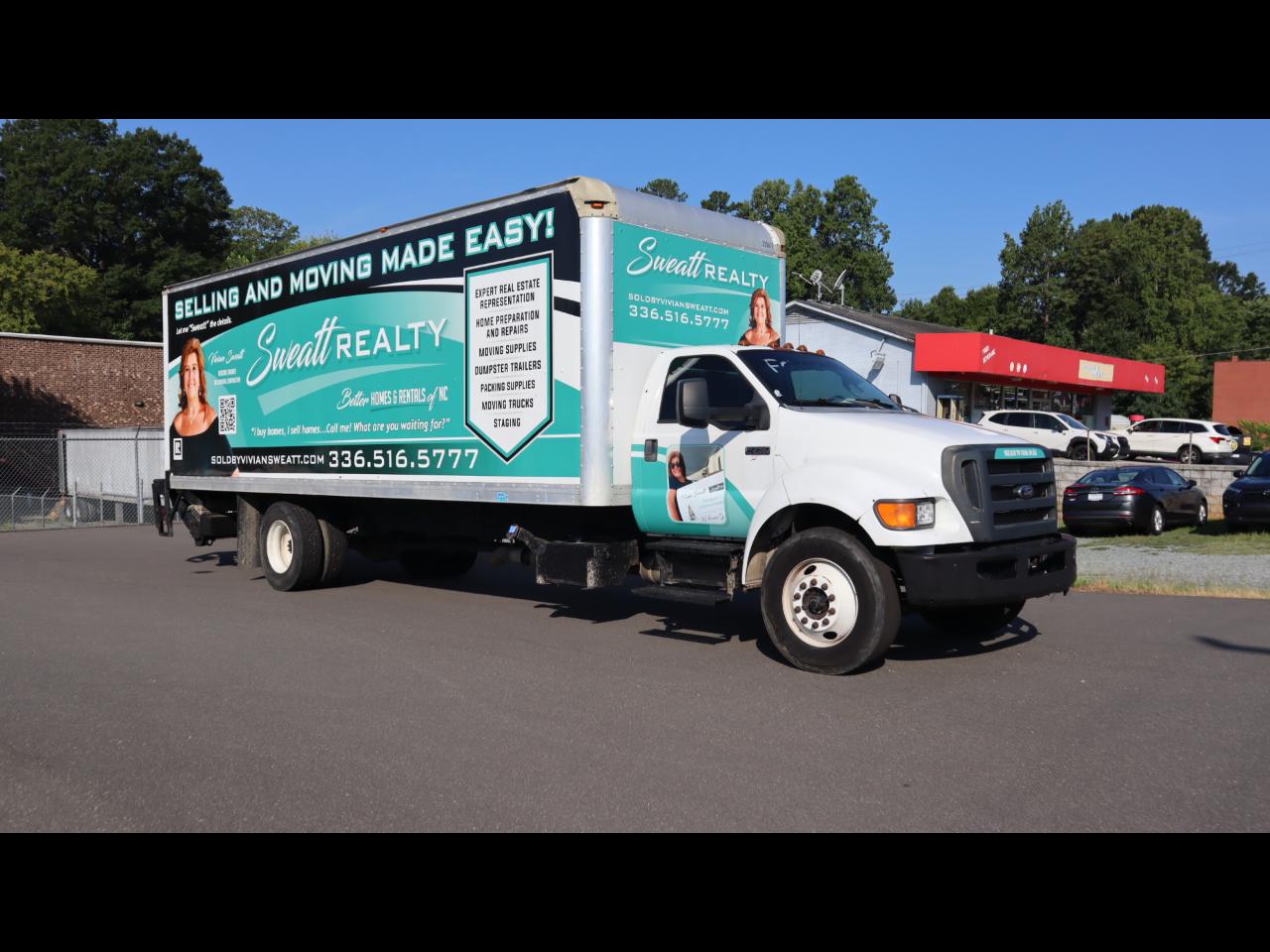 2013 Ford Super Duty F-750 Straight Frame Reg Cab XLT