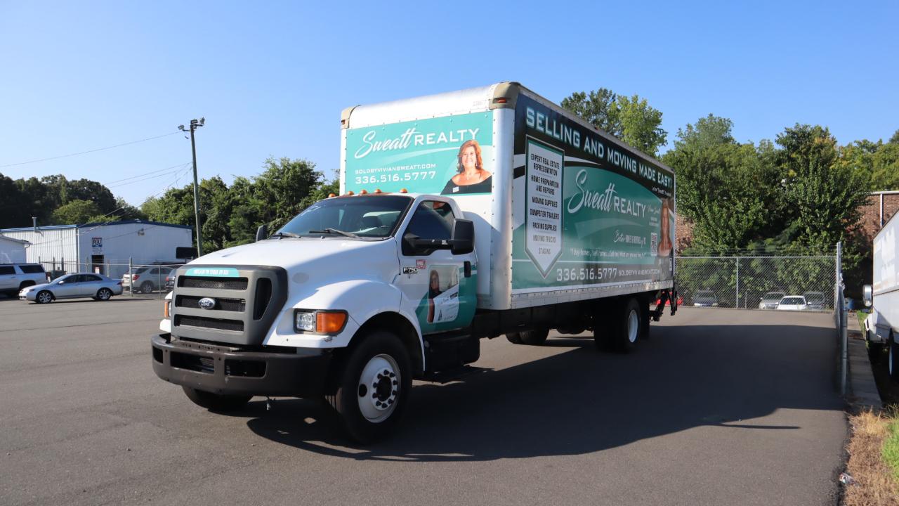Ford Super Duty F-750 Straight Frame Reg Cab XLT 2013