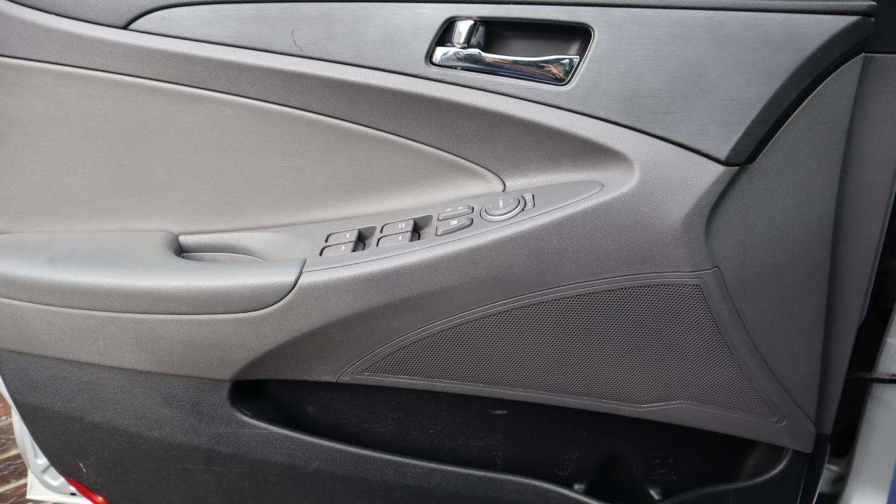 Hyundai Sonata 4dr Sdn 2.4L Auto GLS 2013