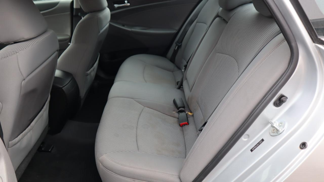 Hyundai Sonata 4dr Sdn 2.4L Auto GLS 2013