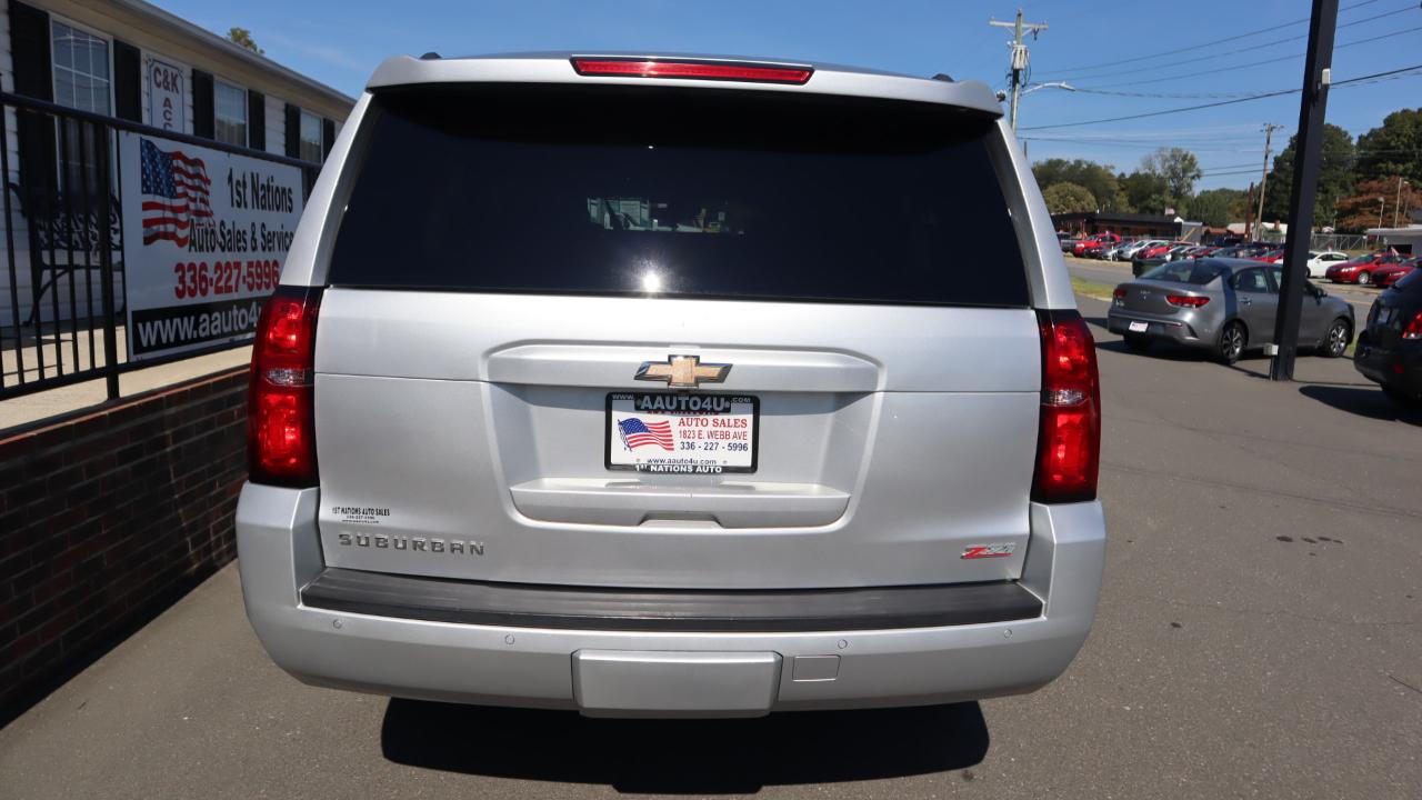 Chevrolet Suburban 4WD 4dr 1500 LT 2017