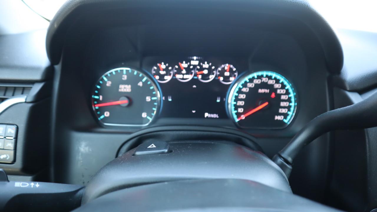 Chevrolet Suburban 4WD 4dr 1500 LT 2017
