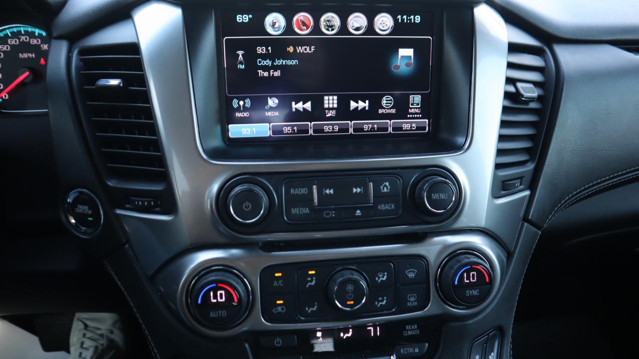Chevrolet Suburban 4WD 4dr 1500 LT 2017