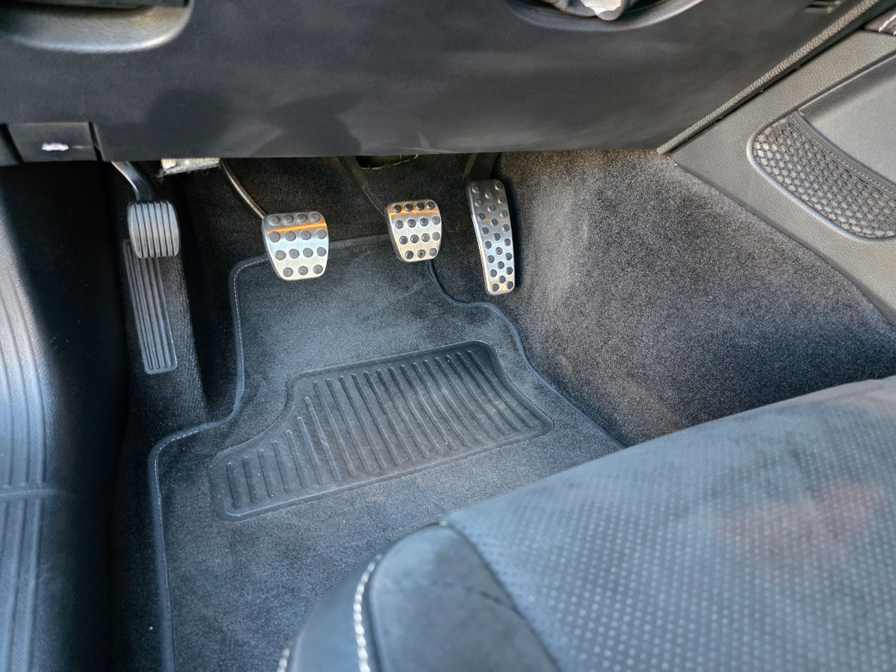 2015 Dodge Challenger SRT8 Hellcat photo 26