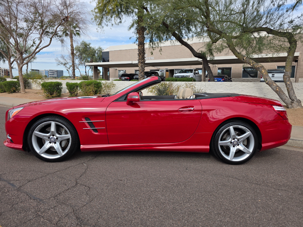 Mercedes-Benz SL-Class SL550R 2013