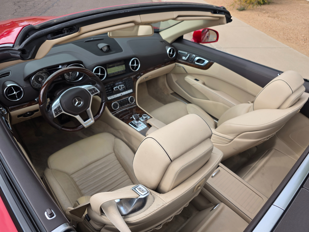 Mercedes-Benz SL-Class SL550R 2013