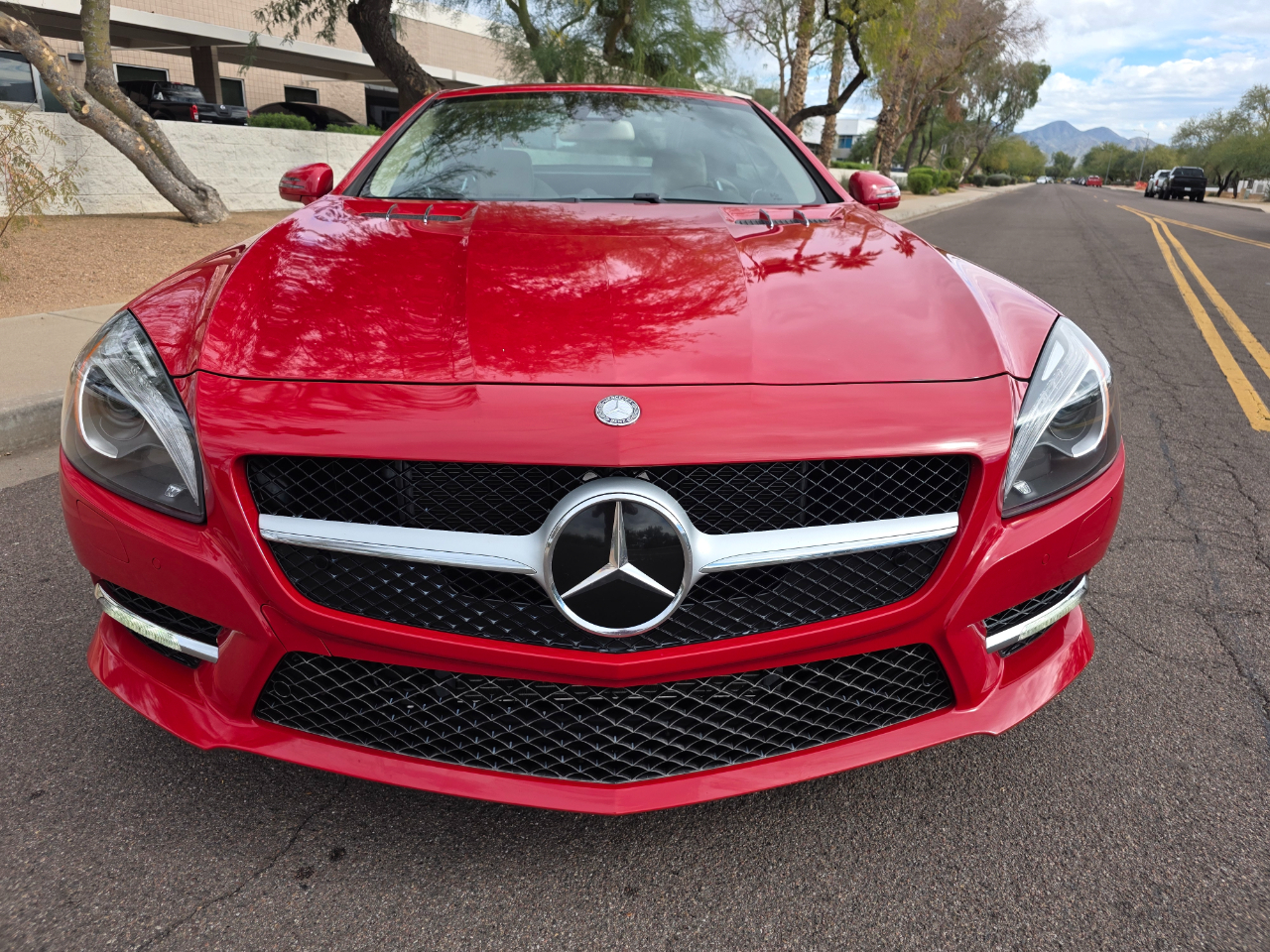 Mercedes-Benz SL-Class SL550R 2013