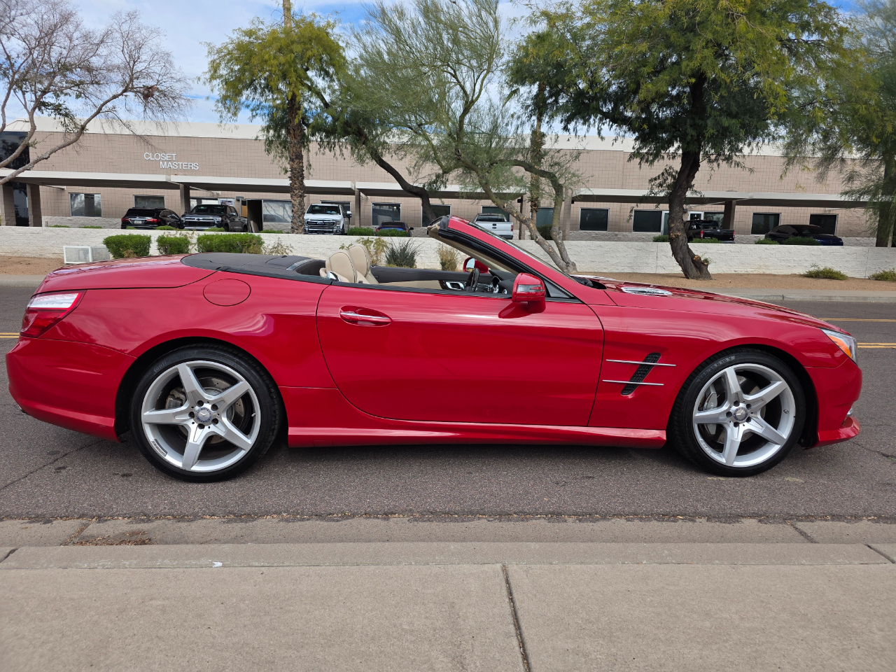 Mercedes-Benz SL-Class SL550R 2013
