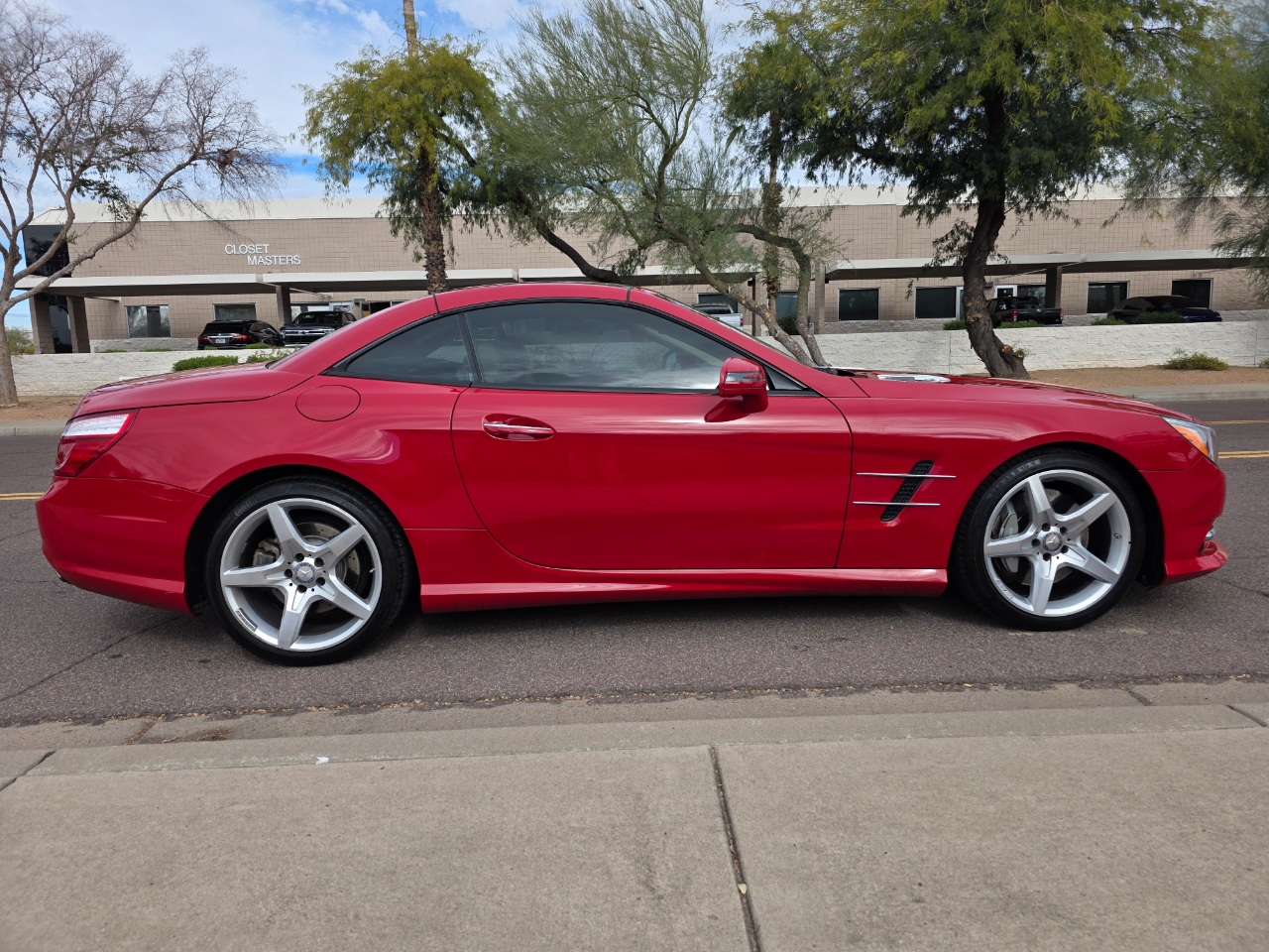 Mercedes-Benz SL-Class SL550R 2013