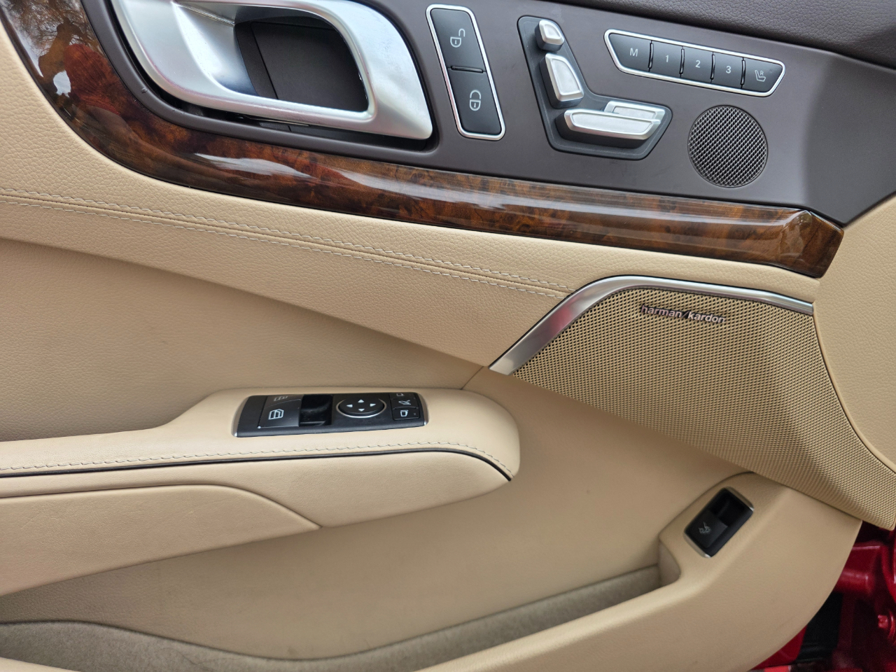 Mercedes-Benz SL-Class SL550R 2013