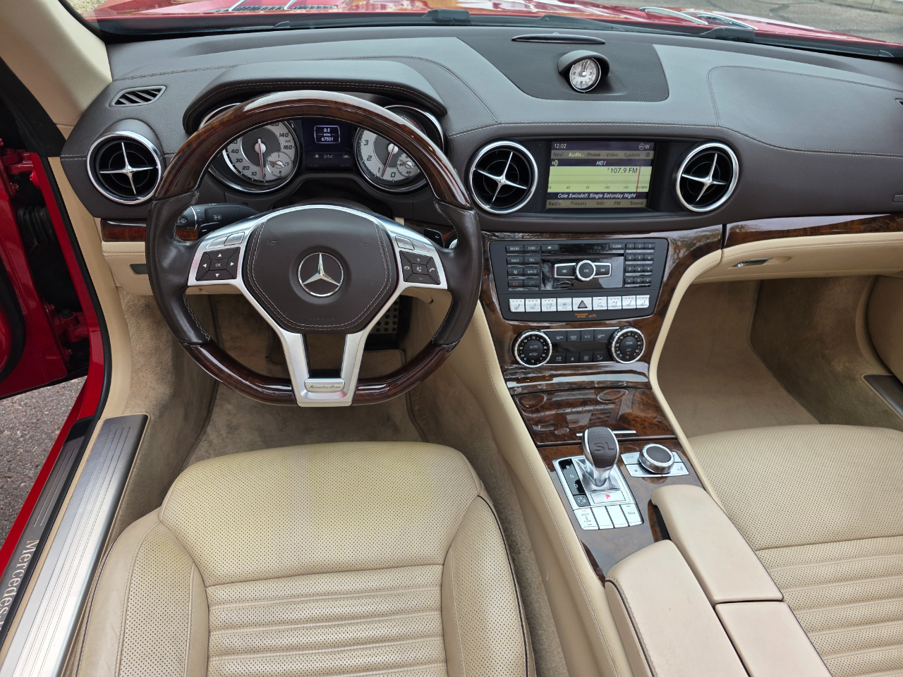 Mercedes-Benz SL-Class SL550R 2013