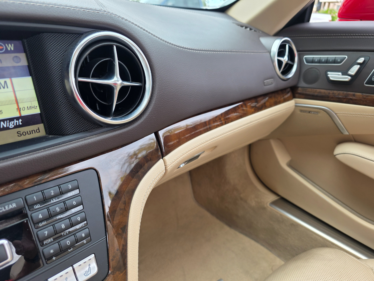 Mercedes-Benz SL-Class SL550R 2013