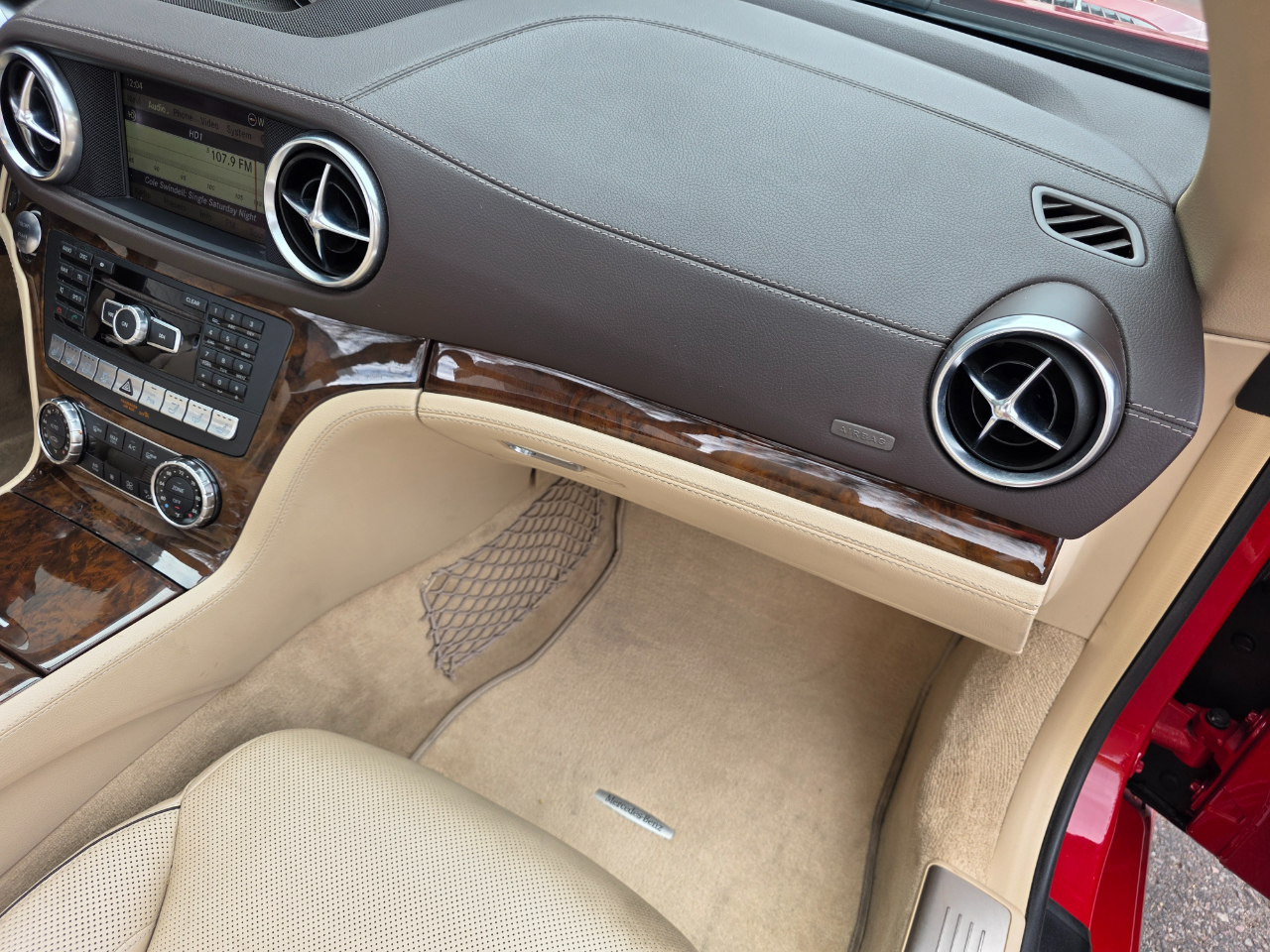 Mercedes-Benz SL-Class SL550R 2013