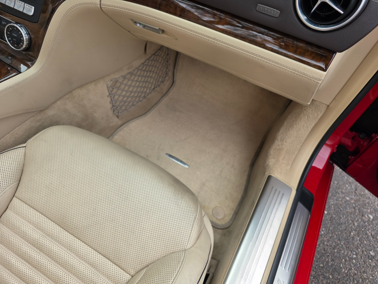 Mercedes-Benz SL-Class SL550R 2013