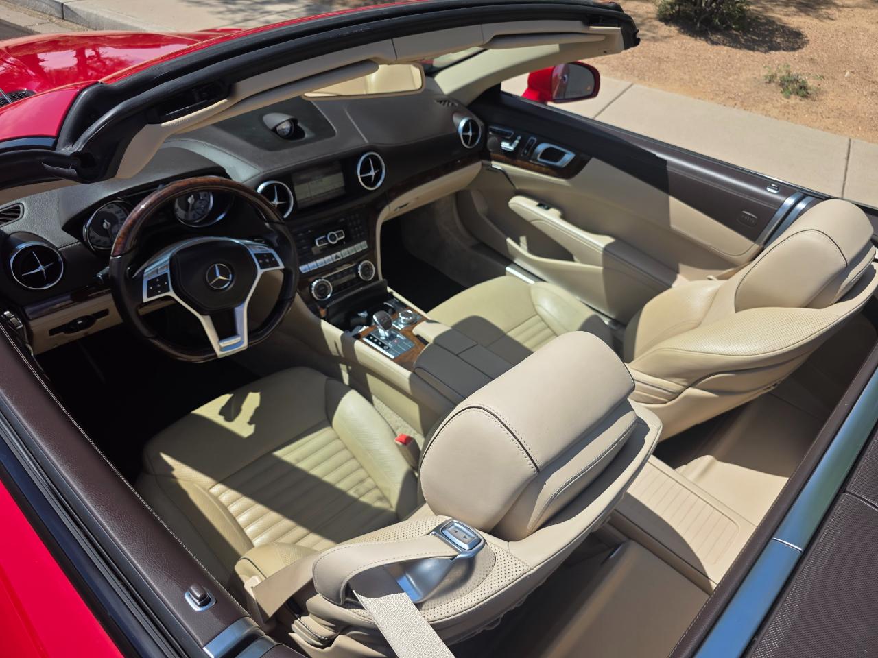 Mercedes-Benz SL-Class SL550 2013