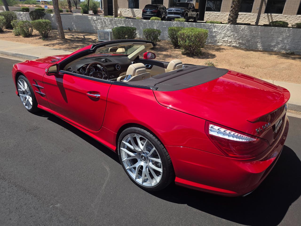 Mercedes-Benz SL-Class SL550 2013