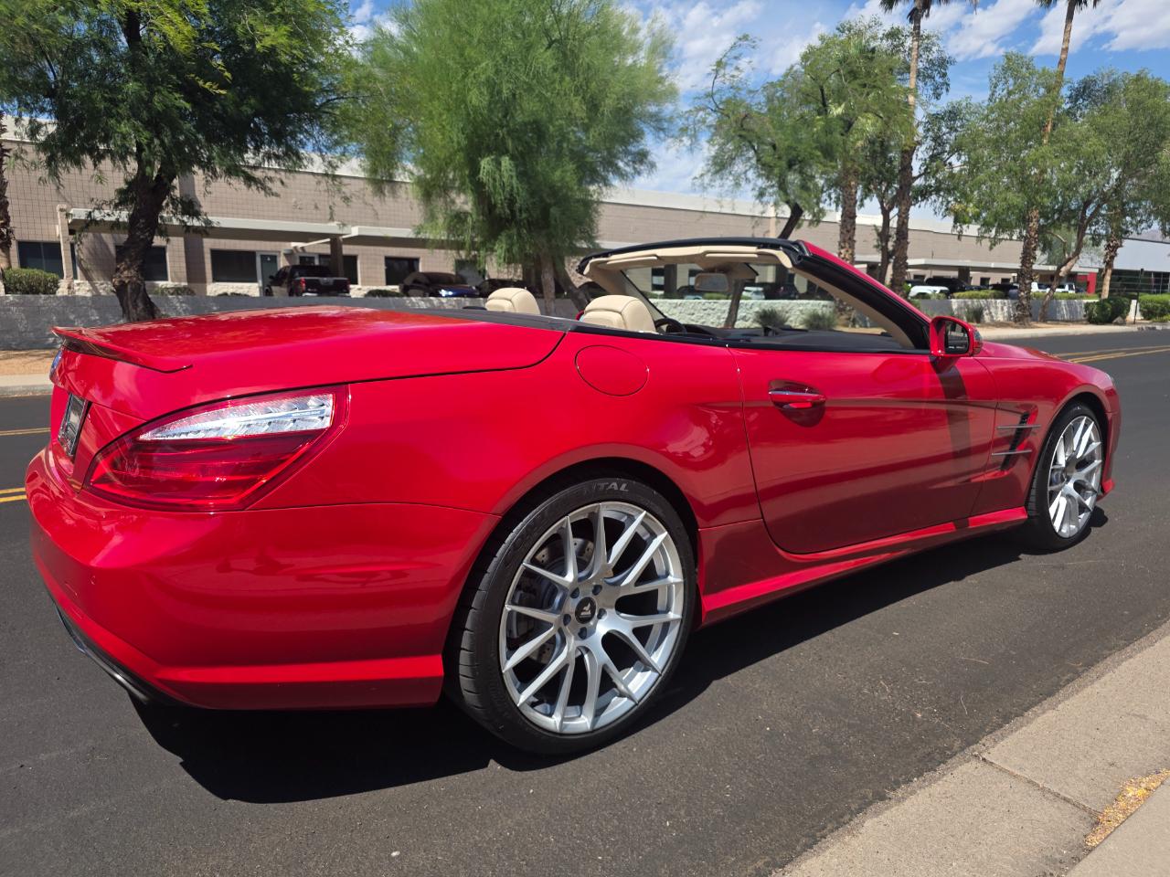 Mercedes-Benz SL-Class SL550 2013