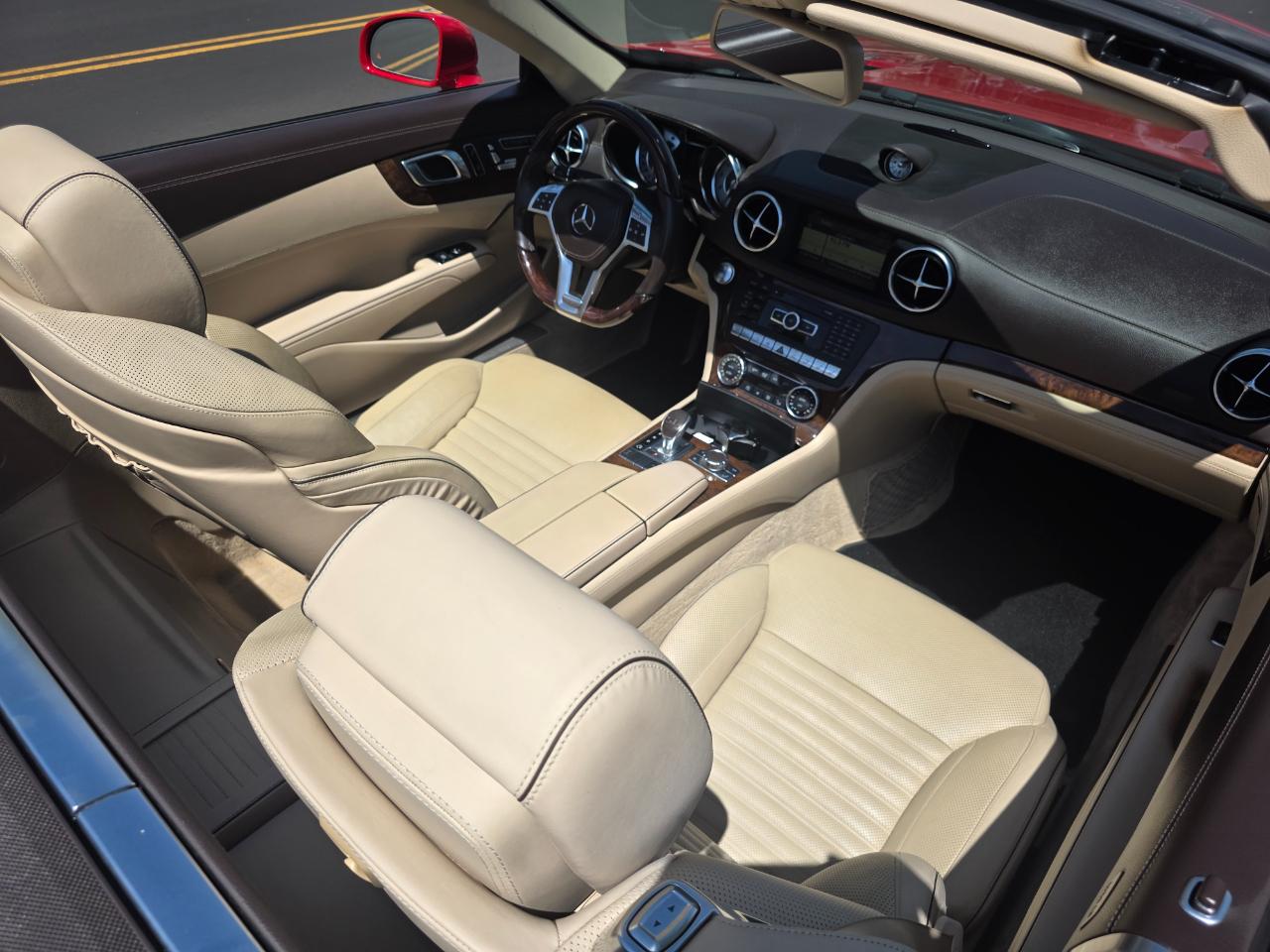 Mercedes-Benz SL-Class SL550 2013