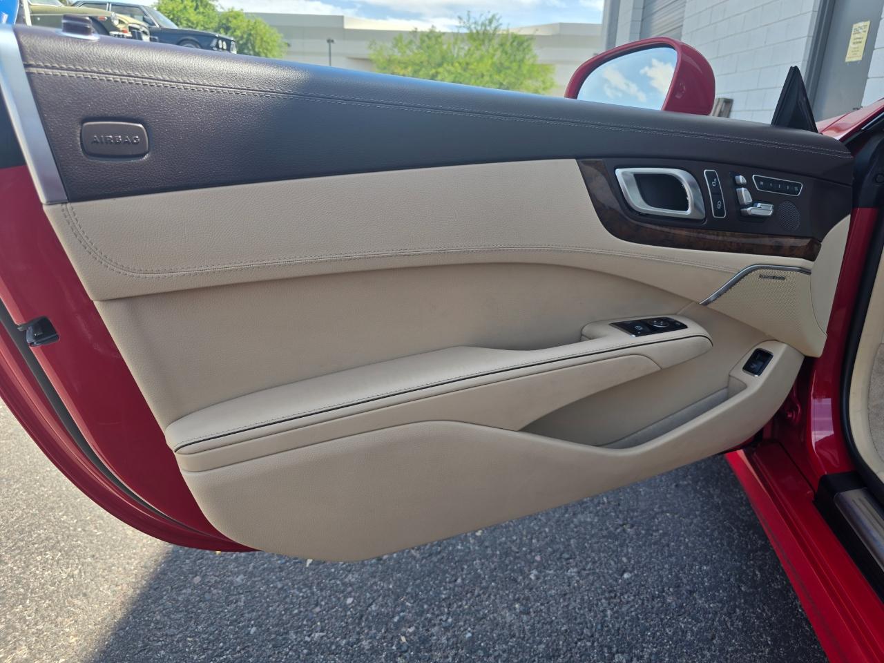 Mercedes-Benz SL-Class SL550 2013