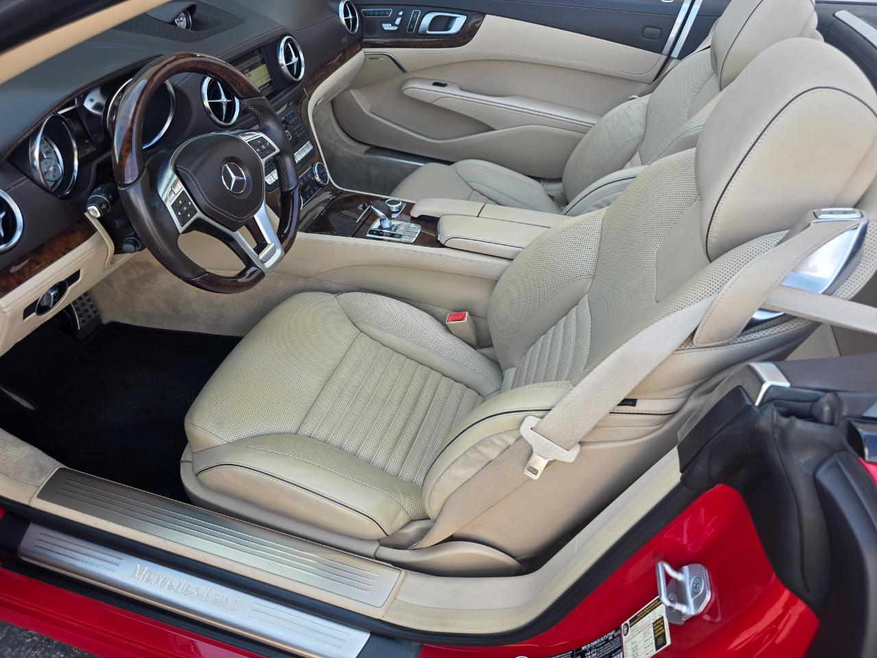 Mercedes-Benz SL-Class SL550 2013