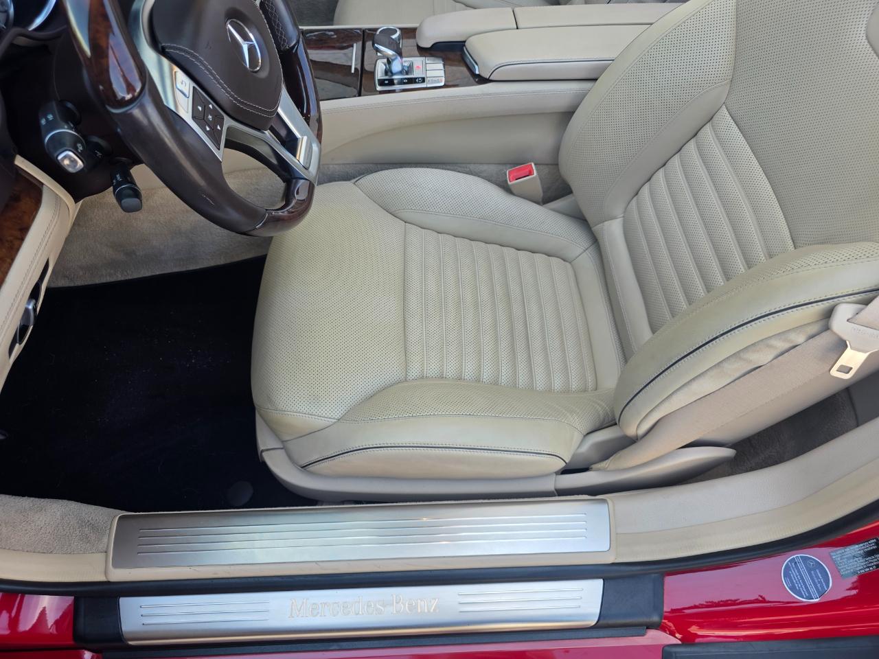 Mercedes-Benz SL-Class SL550 2013