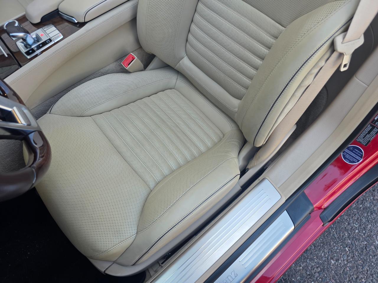 Mercedes-Benz SL-Class SL550 2013