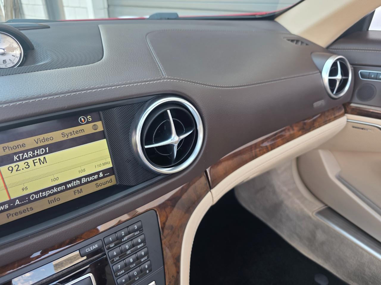 Mercedes-Benz SL-Class SL550 2013