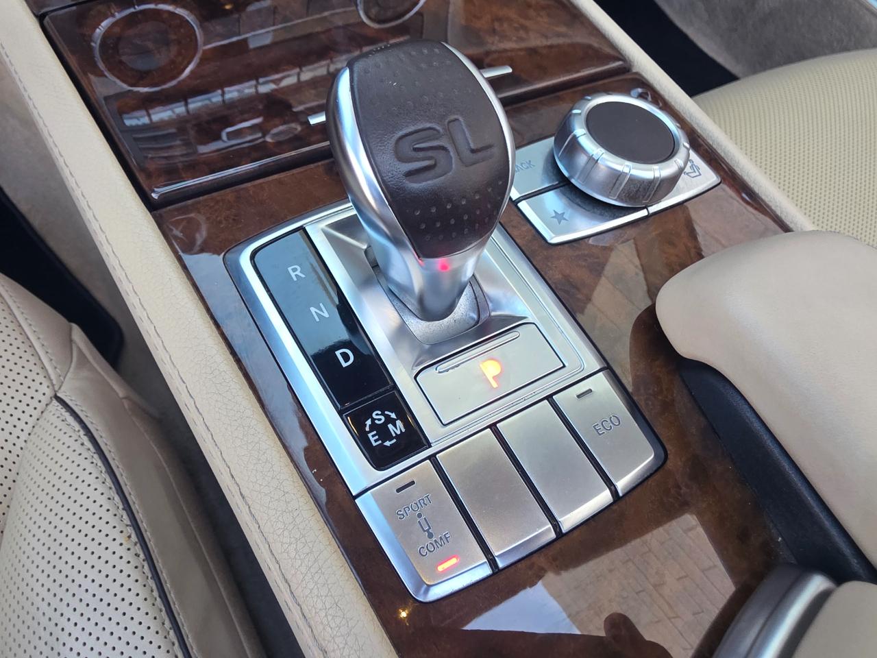 Mercedes-Benz SL-Class SL550 2013