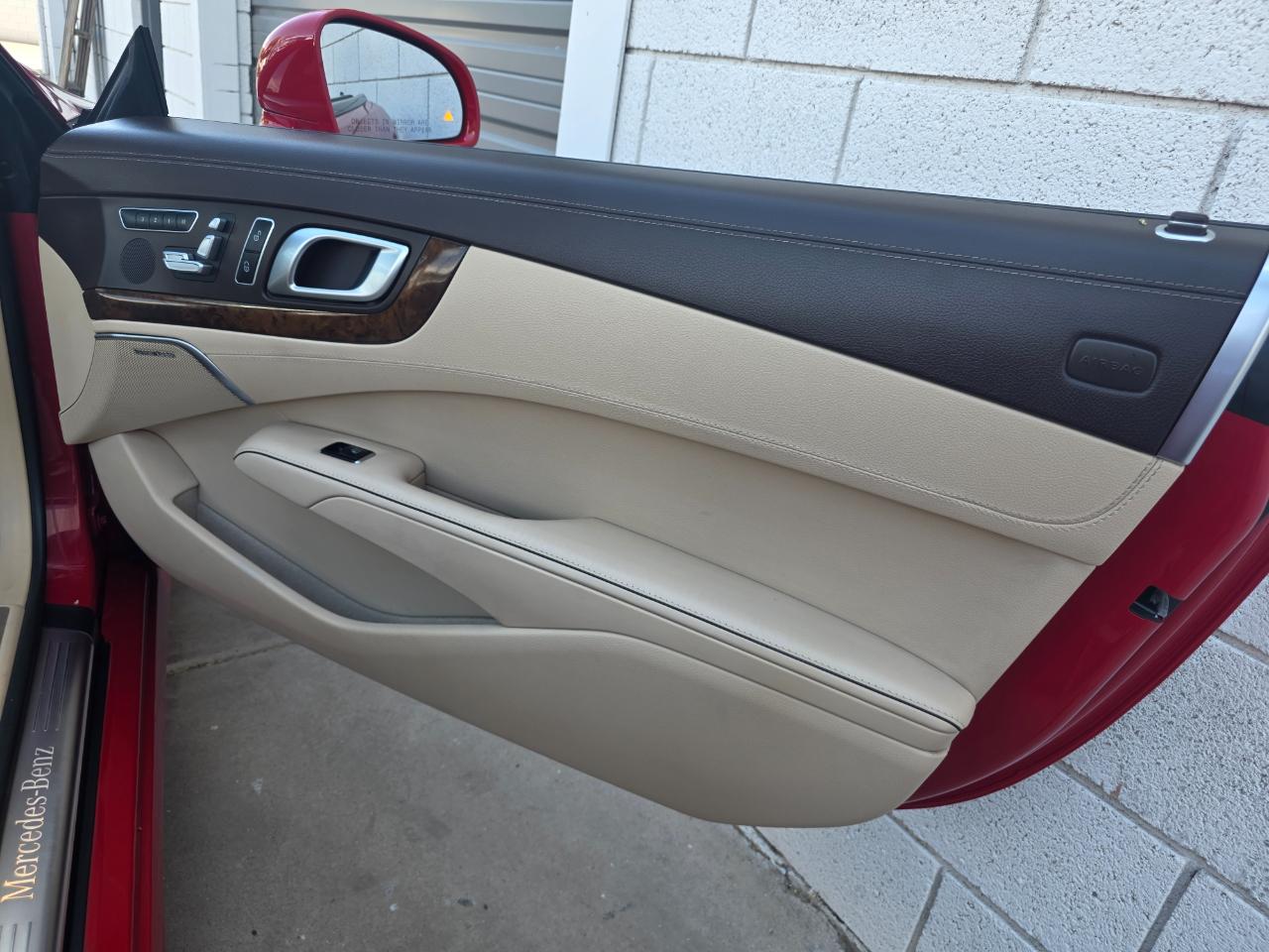 Mercedes-Benz SL-Class SL550 2013