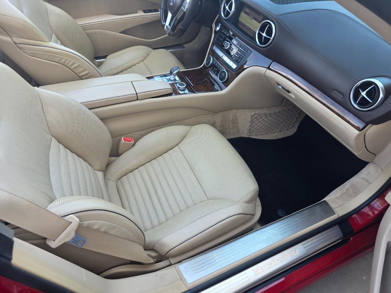 Mercedes-Benz SL-Class SL550 2013