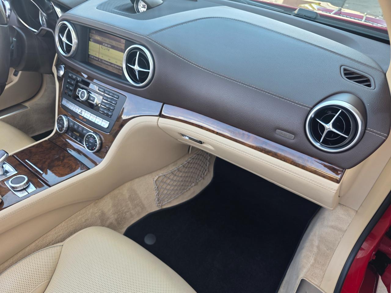 Mercedes-Benz SL-Class SL550 2013