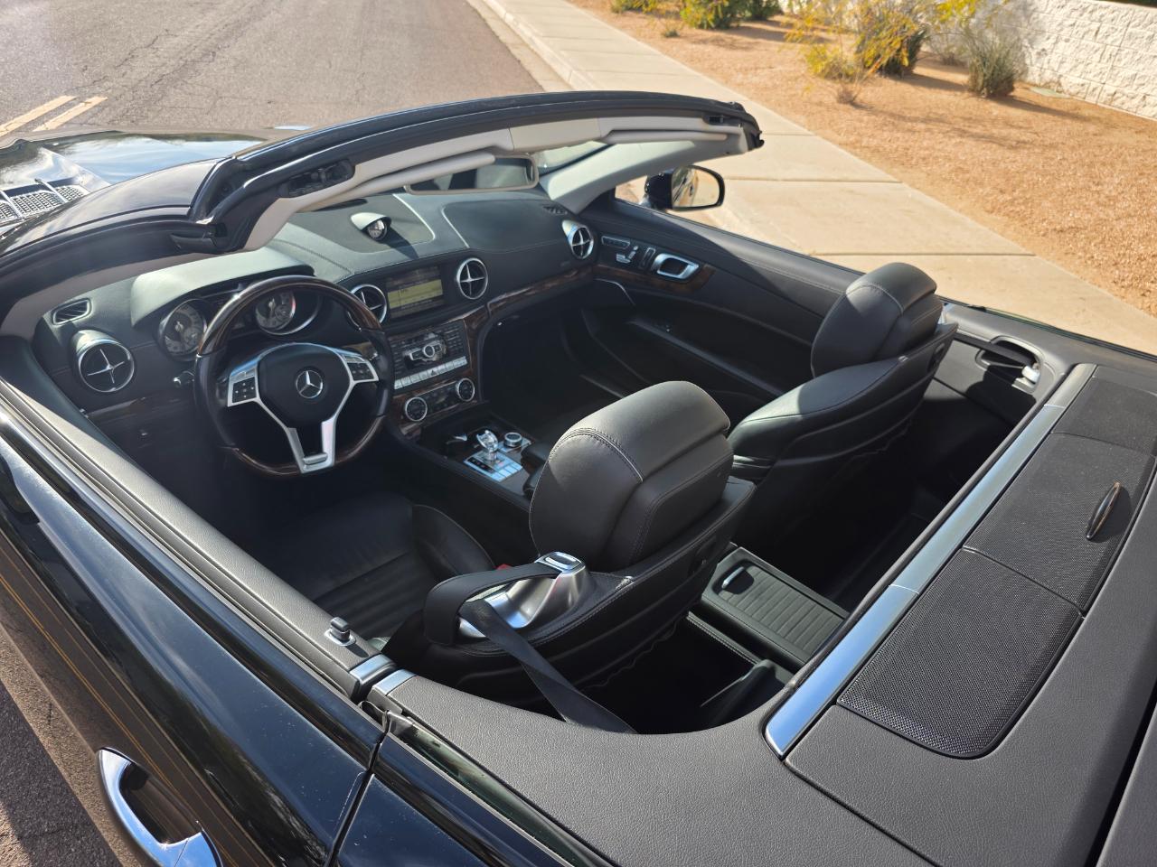 Mercedes-Benz SL-Class SL550 2013