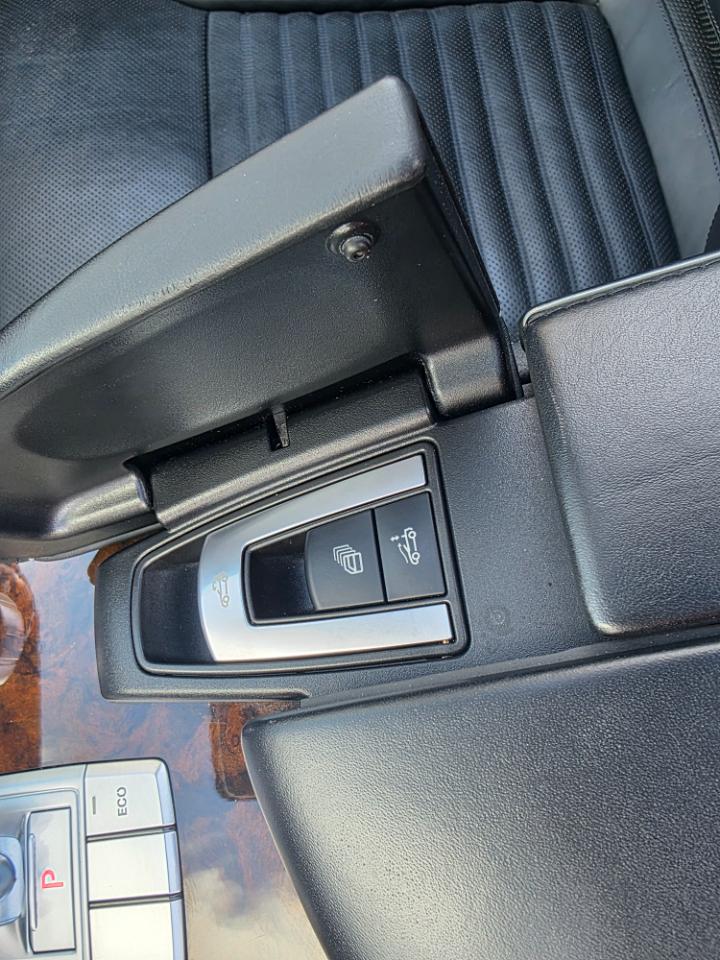 Mercedes-Benz SL-Class SL550 2013