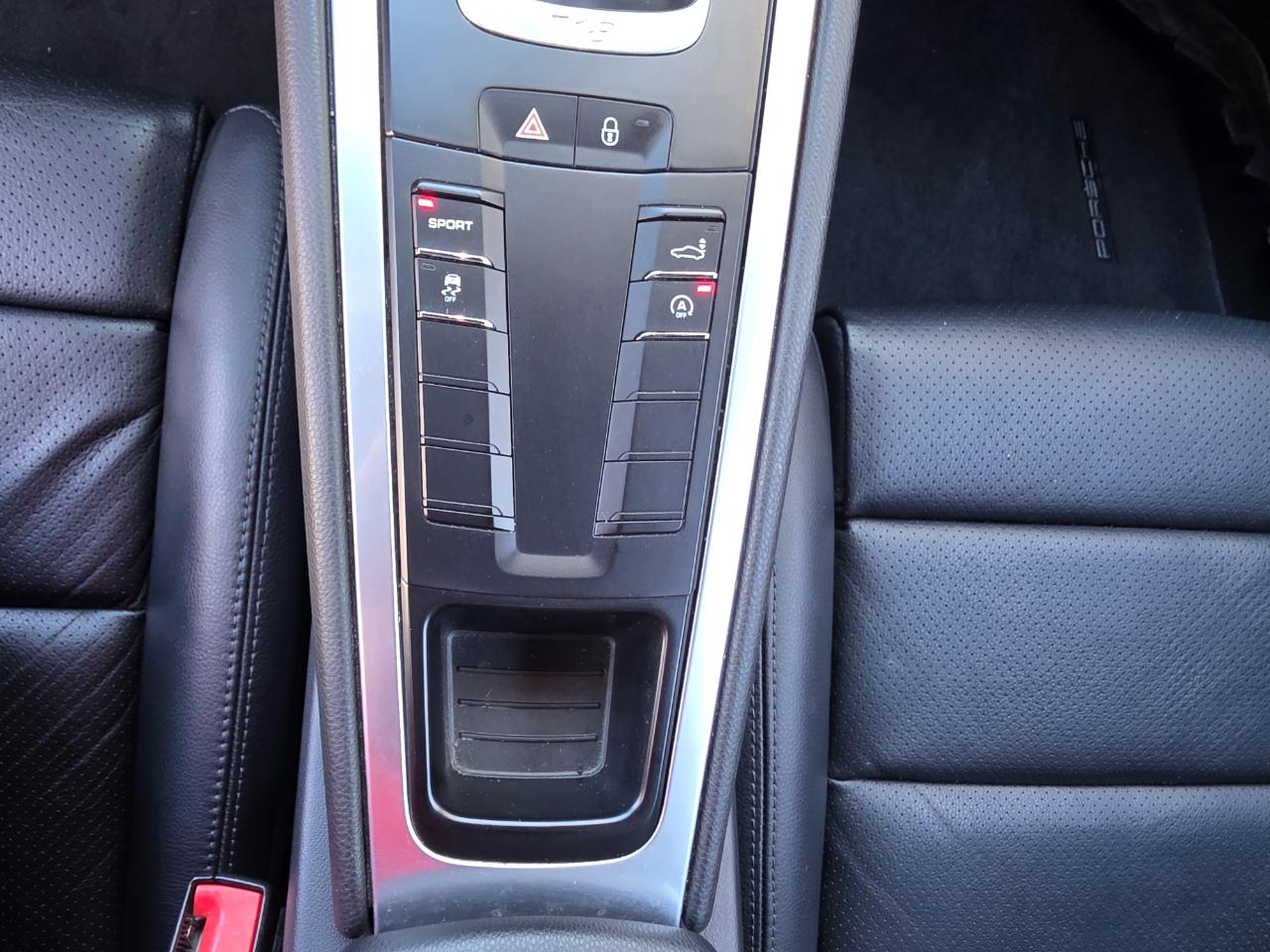 Porsche 718 Cayman Coupe 2018