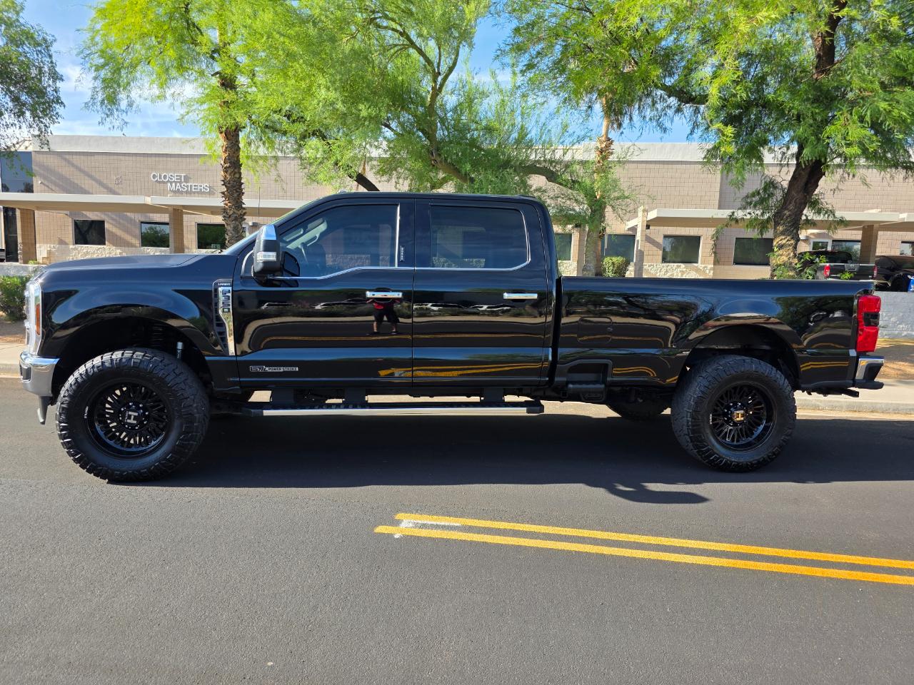 Ford F-350 SD Lariat 2024