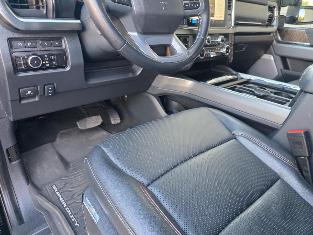 Ford F-350 SD Lariat 2024