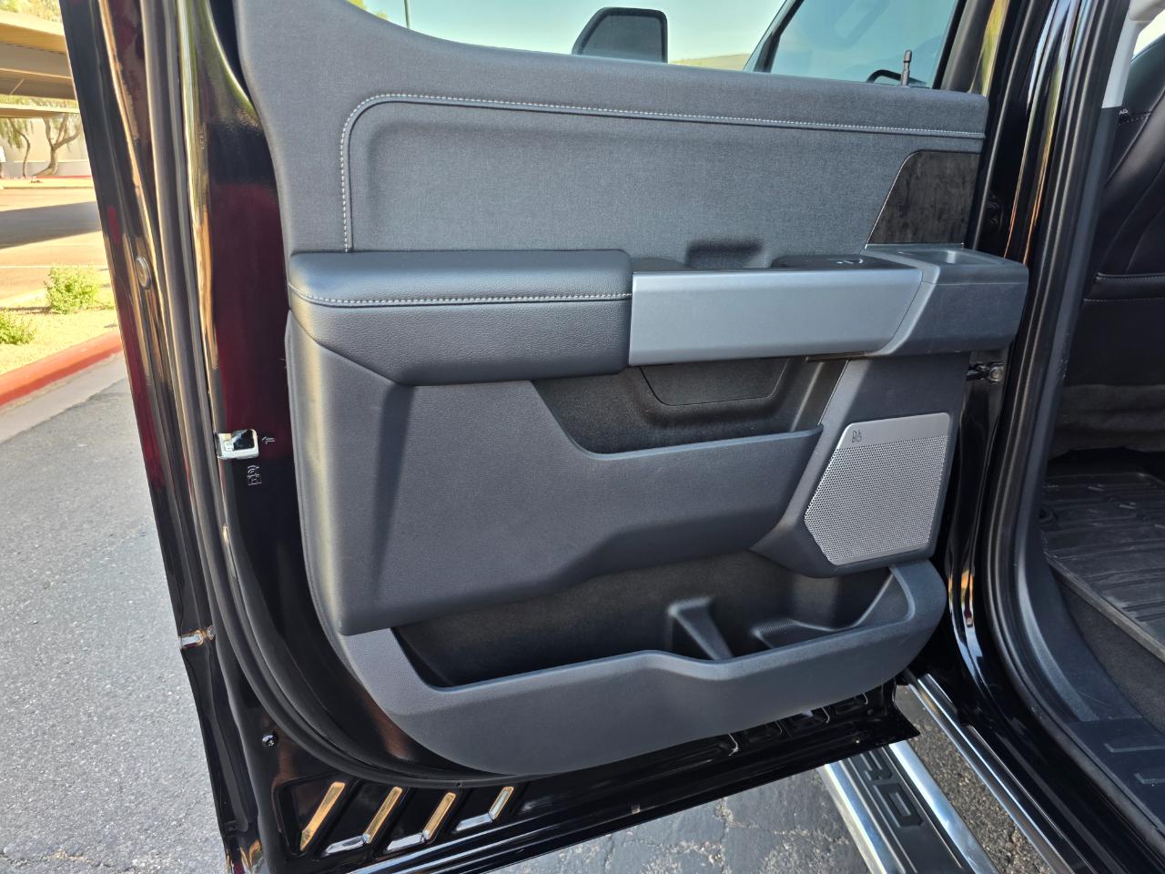 Ford F-350 SD Lariat 2024