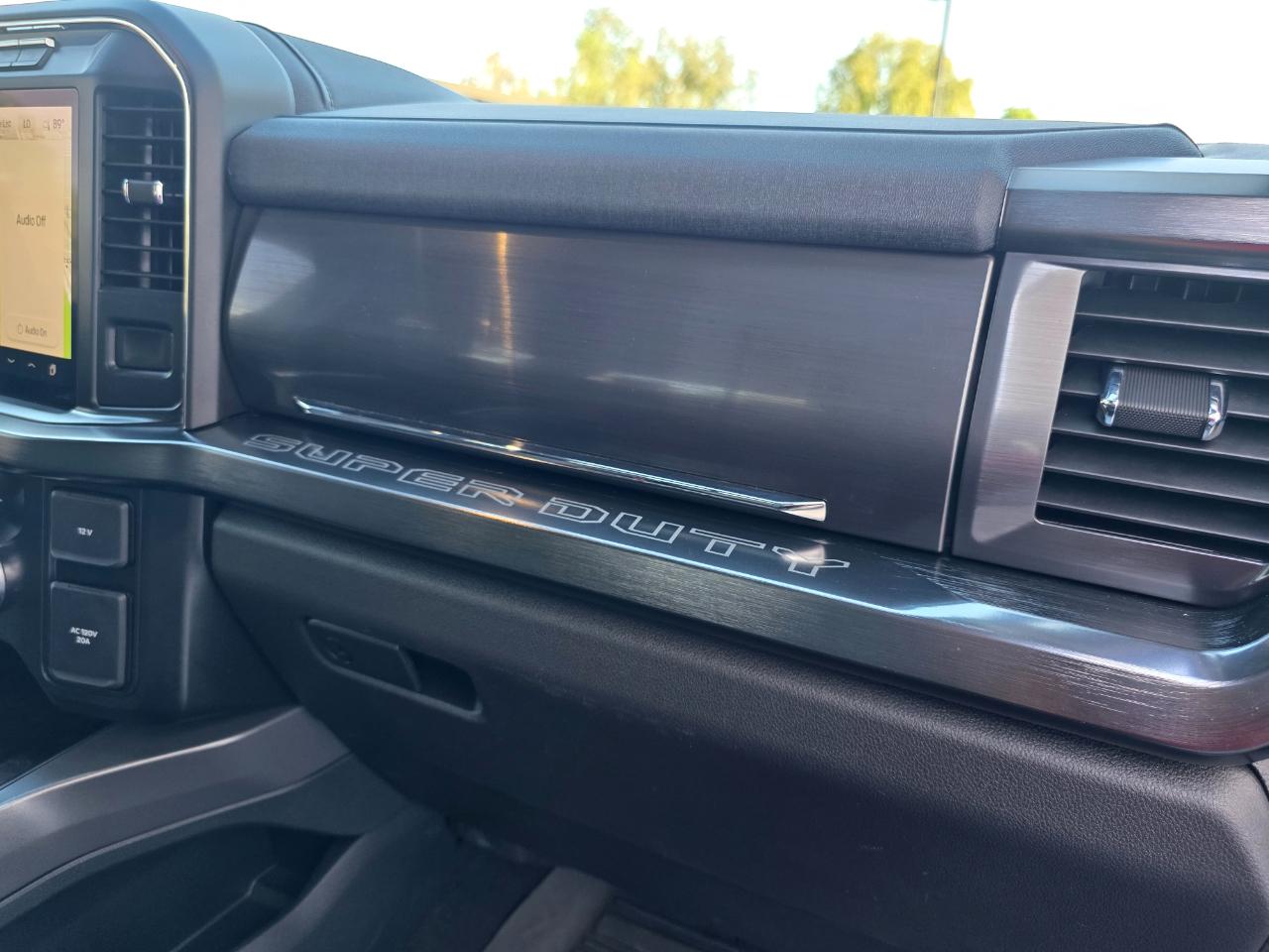 Ford F-350 SD Lariat 2024